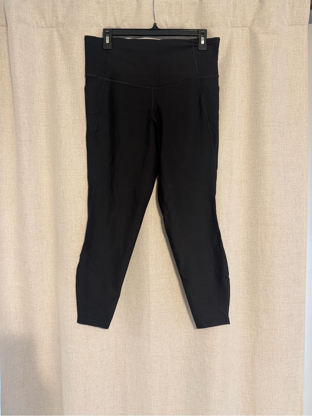 Black High-Waist 7/8 Active Leggings with Pockets